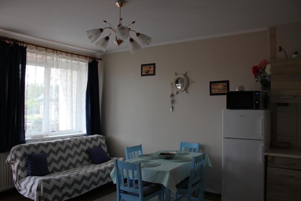 Apartamenty Eka Dom Goscinny 350M Do Plazy Ревал Екстериор снимка