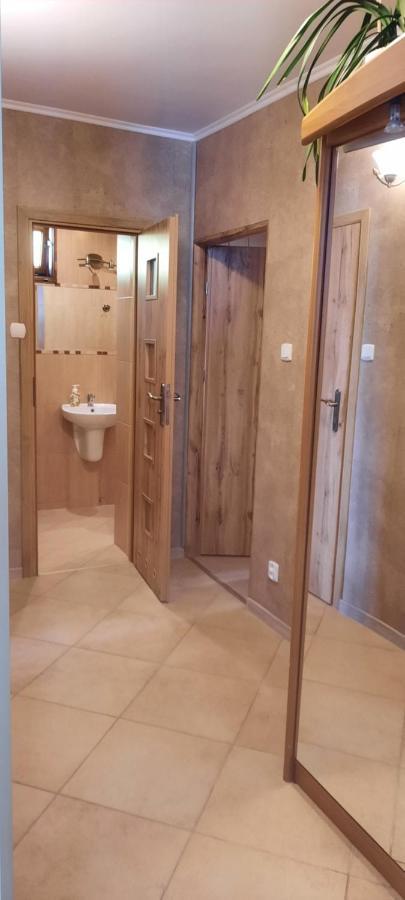 Apartamenty Eka Dom Goscinny 350M Do Plazy Ревал Екстериор снимка